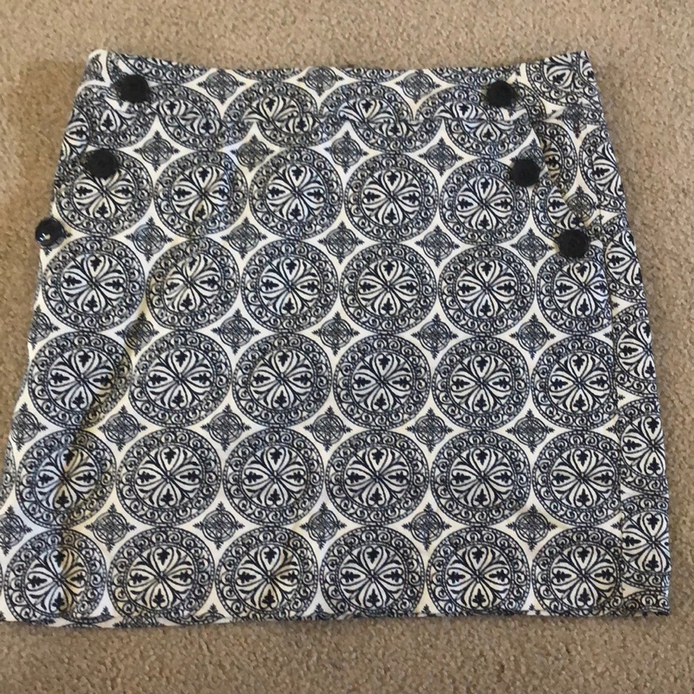Skirt with pockets